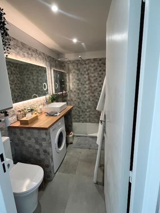 Studio Cosy Avec Terrasse Sur La Plage La Seyne-sur-Mer Exterior foto