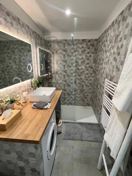 Studio Cosy Avec Terrasse Sur La Plage La Seyne-sur-Mer Exterior foto